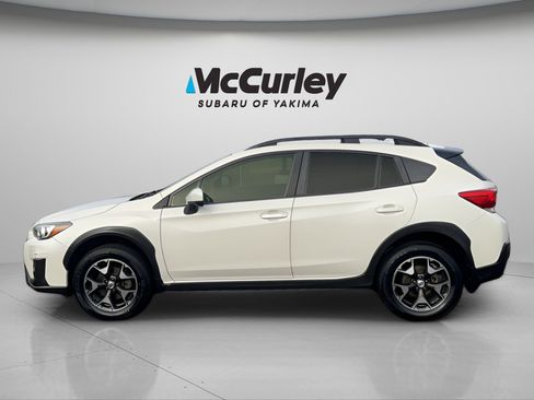 Used 2018 Subaru Crosstrek 2.0i Premium w/ Eyesight System image 2