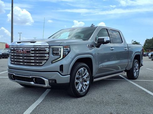 Used 2023 GMC Sierra 1500 Denali w/ Denali Reserve Package AWD/4WD image 3