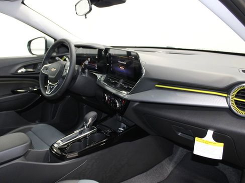 New 2026 Chevrolet Trax LT w/ Driver Confidence Package image 19