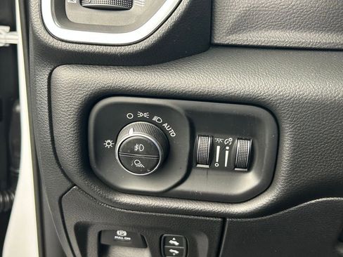 New 2026 RAM 1500 Laramie AWD/4WD image 27