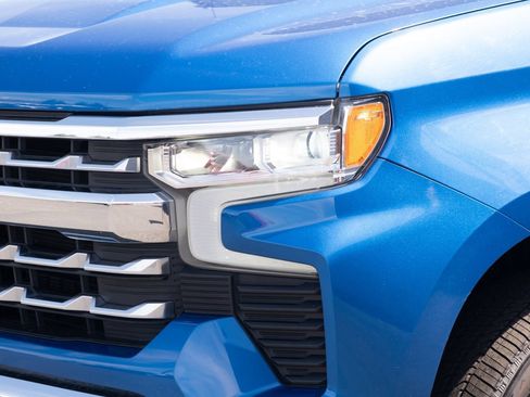 Used 2022 Chevrolet Silverado 1500 LTZ AWD/4WD image 23