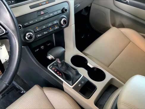 Used 2020 Kia Sportage S FWD image 10