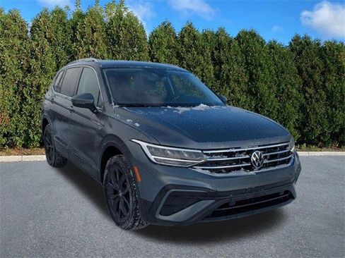 Used 2024 Volkswagen Tiguan SE image 4