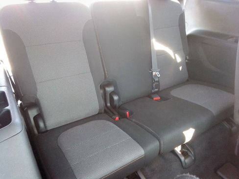 Used 2018 Chevrolet Traverse LT image 17