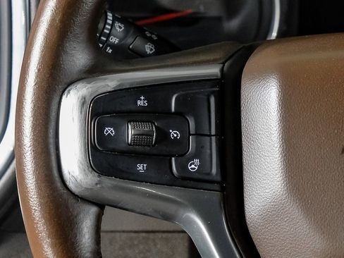 Used 2022 Chevrolet Silverado 3500 LTZ w/ LTZ Convenience Package image 18