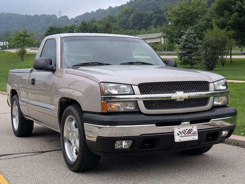 Used 2005 Chevrolet Silverado 1500 LS w/ Light Duty Power Package RWD image 2