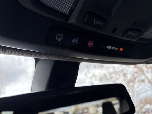 Used 2019 Chevrolet Silverado 1500 LTZ AWD/4WD image 35