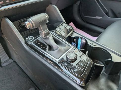 Used 2024 Kia Sportage EX FWD image 17
