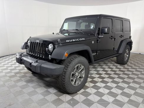 Used 2017 Jeep Wrangler Unlimited Rubicon w/ Connectivity Group AWD/4WD image 3