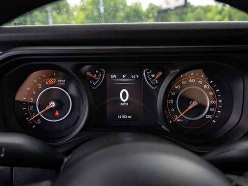 Used 2024 Jeep Wrangler Sport AWD/4WD image 24