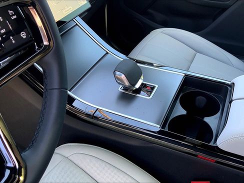 New 2026 Land Rover Range Rover Evoque S image 10