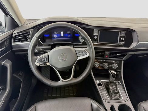 Used 2023 Volkswagen Jetta SE FWD image 21