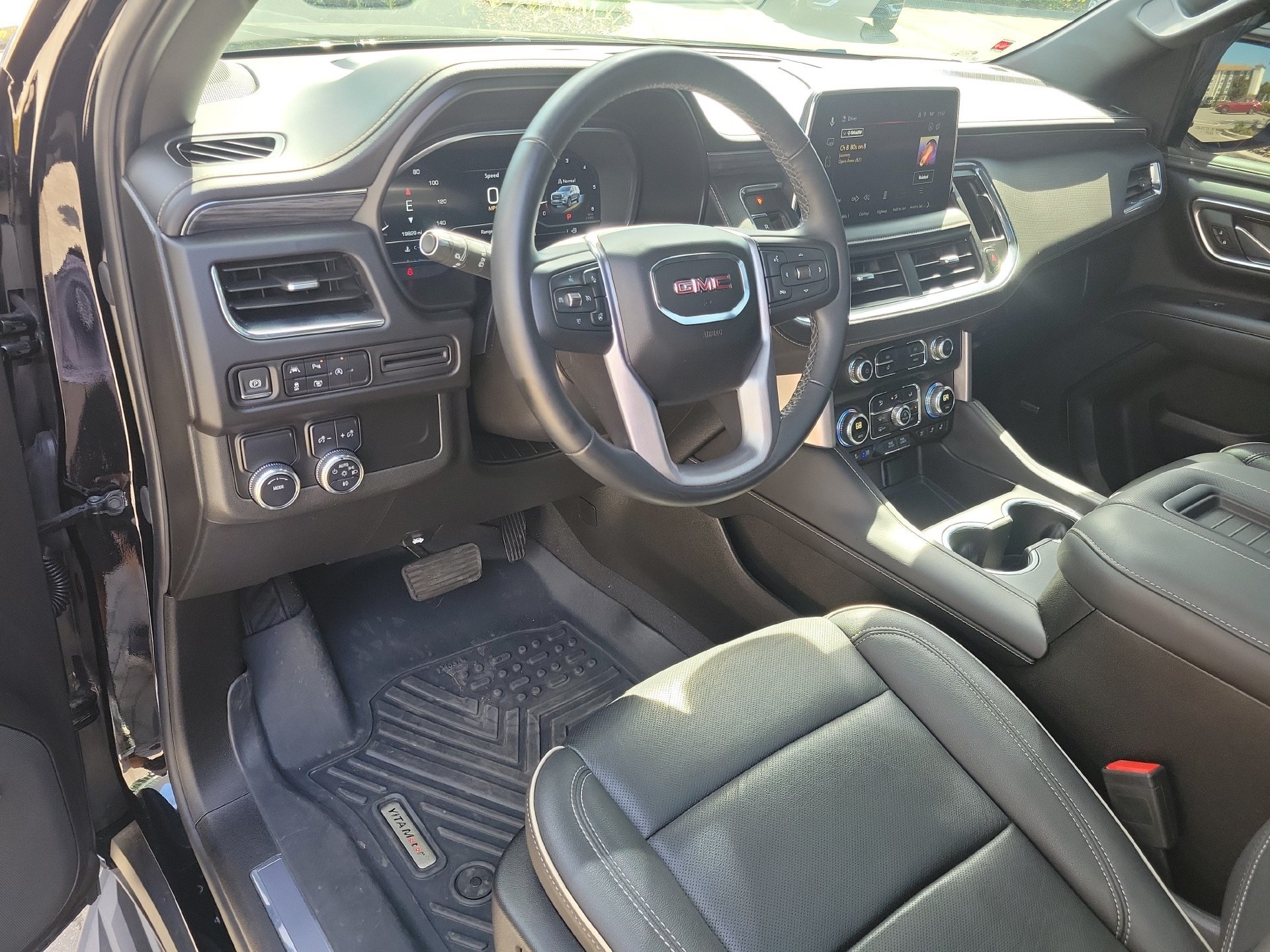 Used 2023 GMC Yukon SLT w/ SLT Premium Package RWD image 24