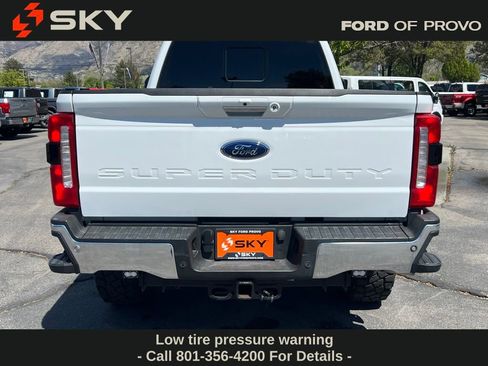 Used 2023 Ford F250 Lariat w/ Lariat Ultimate Package AWD/4WD image 7