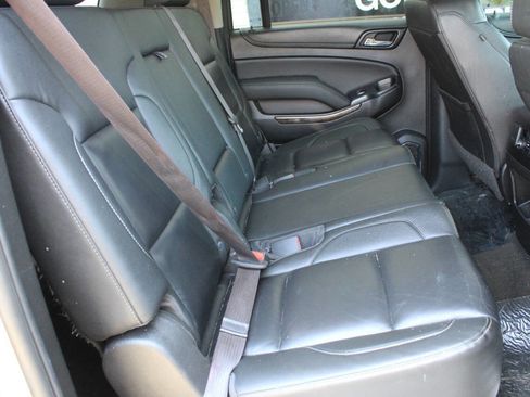 Used 2017 Chevrolet Suburban LT image 18