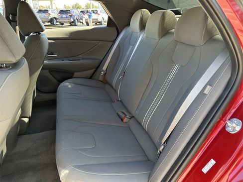 Used 2024 Hyundai Elantra SEL image 27