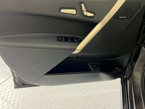 Used 2022 BMW iX xDrive50 w/ Premium Package image 21