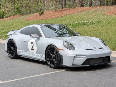 Certified 2025 Porsche 911 GT3 RWD image 32