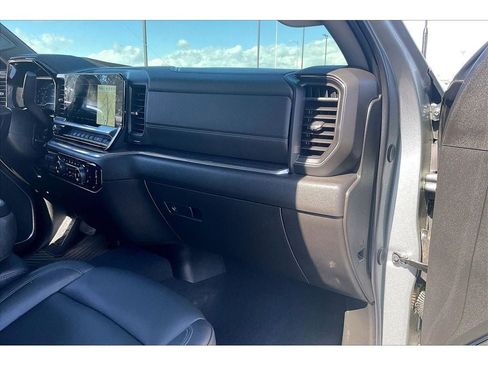 Used 2025 Chevrolet Silverado 3500 LTZ image 18