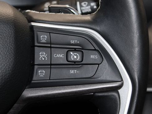 Used 2022 Jeep Grand Cherokee Limited AWD/4WD image 37