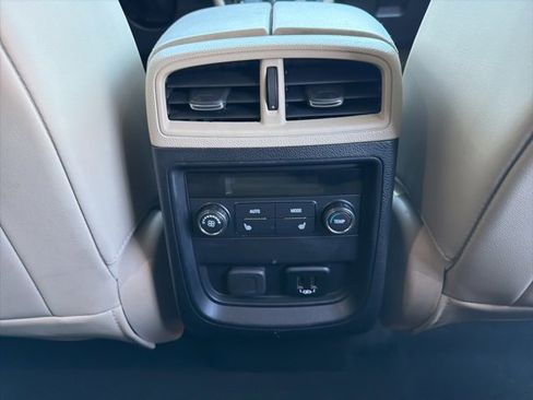 Used 2018 Buick Envision Premium image 16