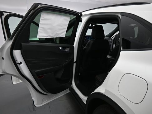 New 2025 Ford Escape ST-Line w/ Tech Pack #1 image 16