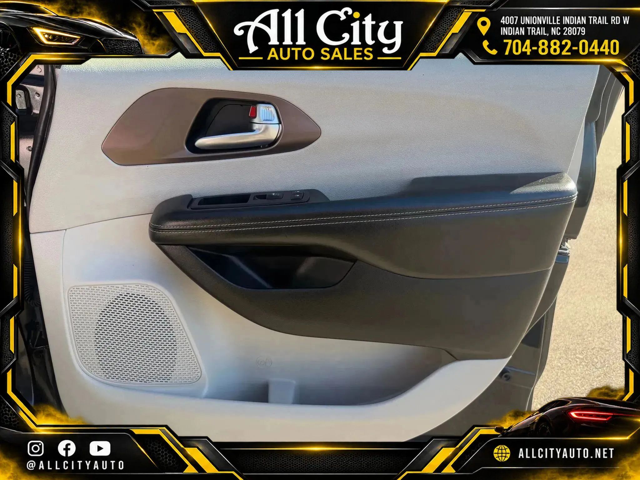 Used 2020 Chrysler Voyager Lxi FWD image 35