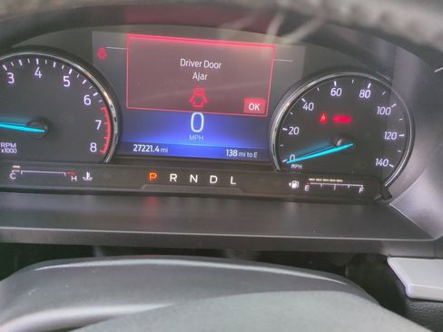 Used 2022 Ford Explorer XLT image 19