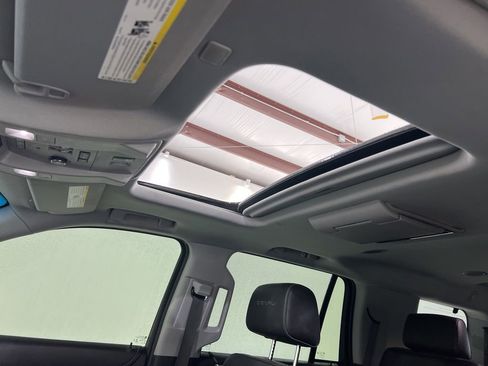 Used 2018 GMC Yukon Denali w/ Denali Ultimate Package image 17