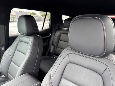 Used 2025 GMC Terrain Elevation w/ Elevation Premium Package AWD/4WD image 10
