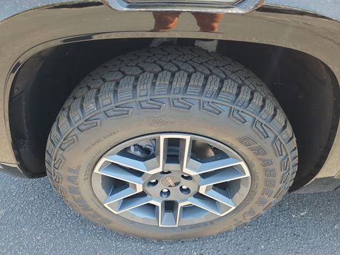 New 2026 GMC Terrain AT4 w/ Convenience Package III image 15