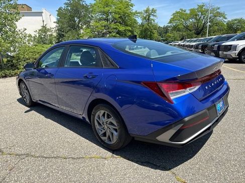Used 2024 Hyundai Elantra SEL FWD image 16