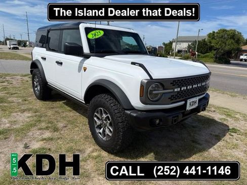 Used 2025 Ford Bronco Badlands AWD/4WD image 1