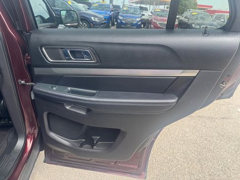 Used 2019 Ford Explorer XLT w/ Equipment Group 202A AWD/4WD image 16