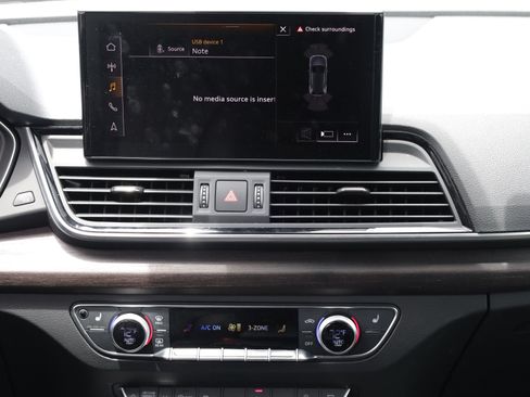 Used 2024 Audi Q5 2.0T Premium Plus AWD/4WD image 8