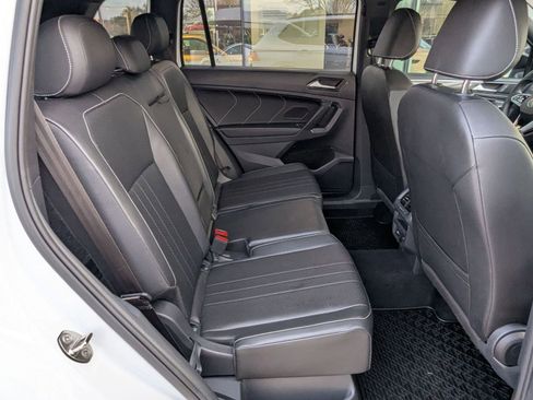 Used 2022 Volkswagen Tiguan SE R-Line image 19
