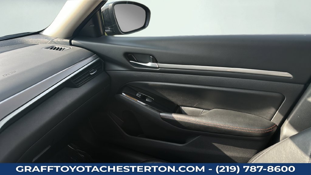 Used 2025 Nissan Altima 2.5 SR FWD image 13