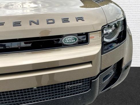 Used 2023 Land Rover Defender 110 X-Dynamic SE AWD/4WD image 31