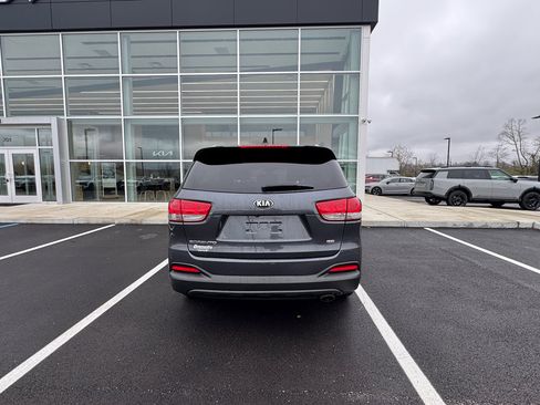 Used 2018 Kia Sorento LX image 12