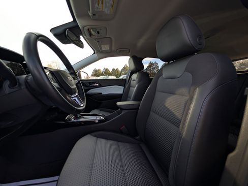 Certified 2024 Chevrolet Trax LT w/ Driver Confidence Package image 28