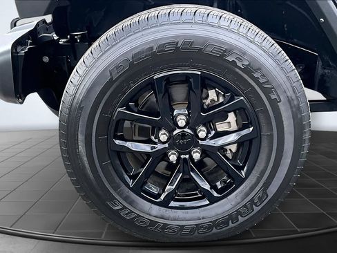 Used 2021 Jeep Gladiator Sport image 8