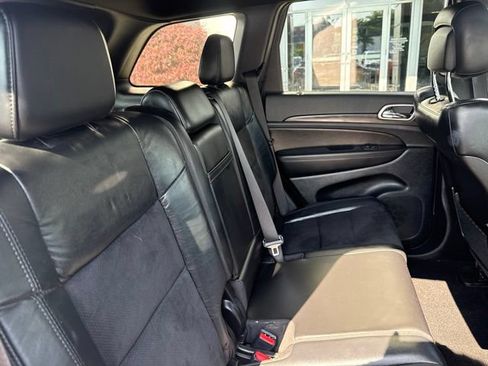 Used 2022 Jeep Grand Cherokee Laredo X AWD/4WD image 24