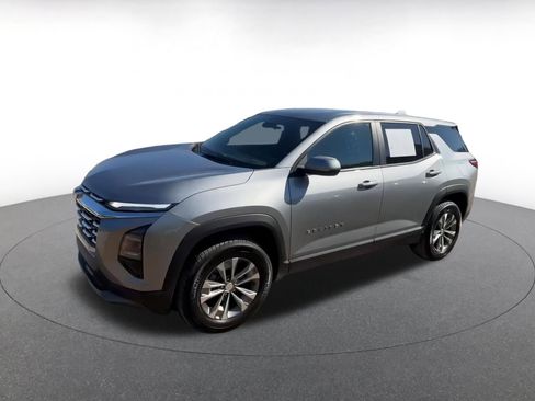 Used 2025 Chevrolet Equinox LT image 8