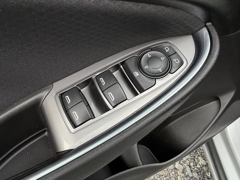 Used 2017 Chevrolet Malibu LT image 14