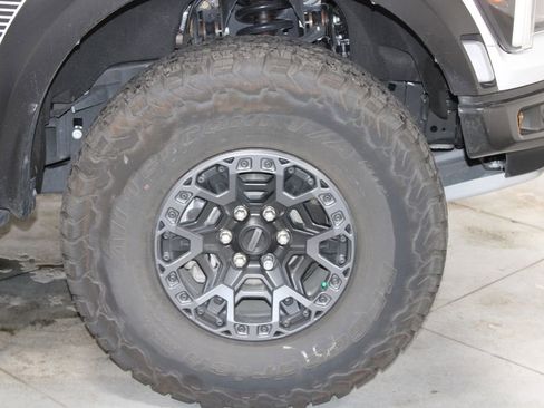 Used 2025 Ford F150 Raptor w/ Equipment Group 803A Raptor R AWD/4WD image 13