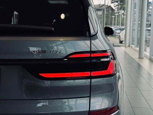 New 2026 BMW X7 xDrive40i w/ M Sport Package AWD/4WD image 7