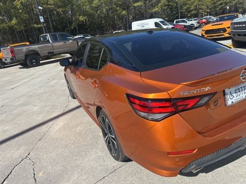 Used 2023 Nissan Sentra SR w/ SR Premium Package image 18