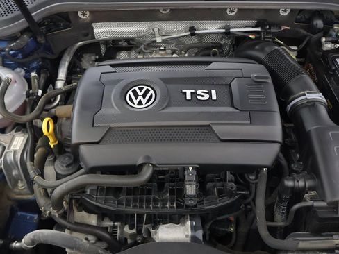 Used 2017 Volkswagen Golf Wolfsburg Edition image 28
