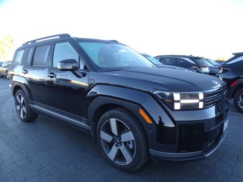 Used 2024 Hyundai Santa Fe Limited image 2