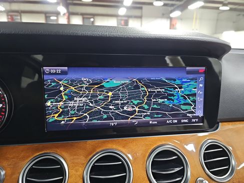 Used 2018 Mercedes-Benz E 300 image 23